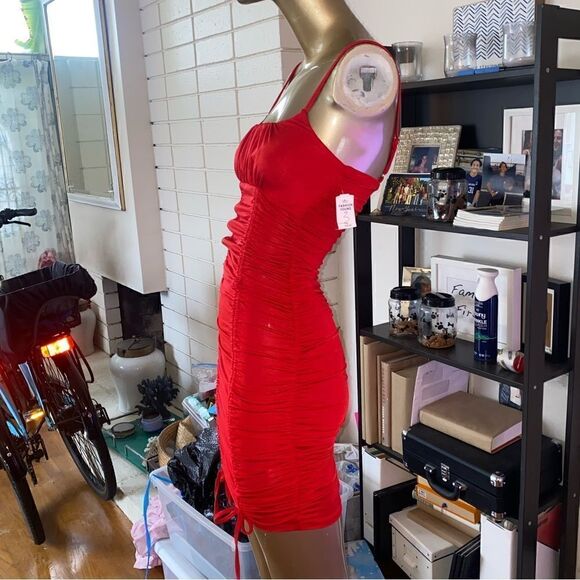 Red bodycon dress, adjustable straps, zip back, adj rouching, and gathering - Picture 5 of 10